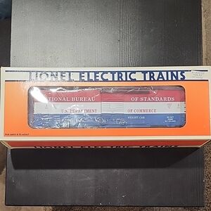 Lionel train car NWT